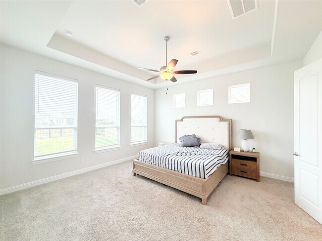Building Photo - 6610 Lake Oasis Dr
