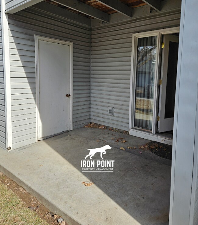 Building Photo - DAL584