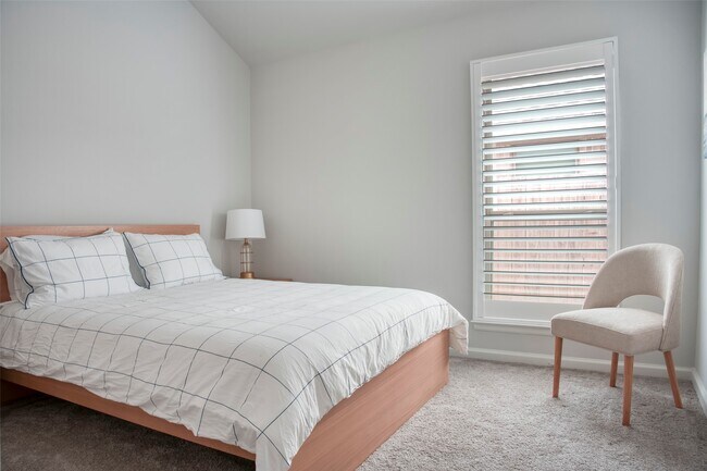 Building Photo - 30142 Gold Finch Pl