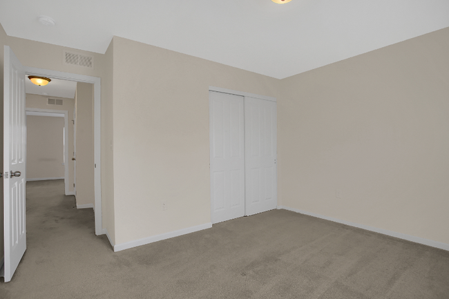 Building Photo - 5175 Winthrop Ave