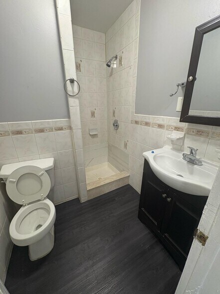 449 Mt Prospect 21 - 439 Mount Prospect Ave