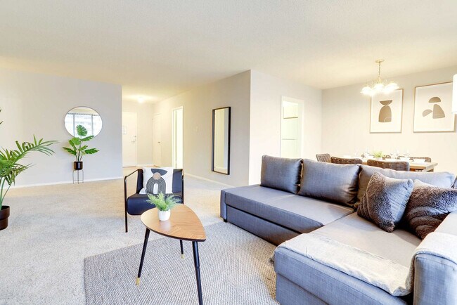 Primary Photo - 2111 Richmond Hwy