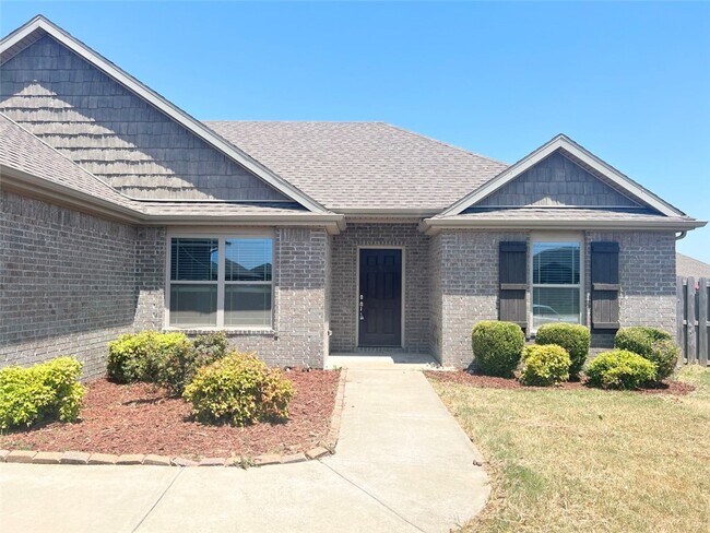 Building Photo - 211 Genoa Way