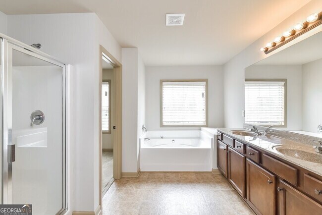 Building Photo - 3096 Montauk Hill Dr NE