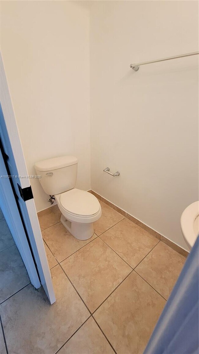 Building Photo - 12600 SW 50th Ct