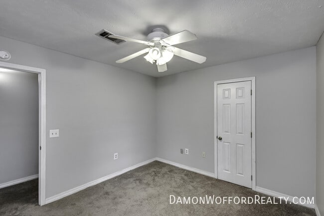 Building Photo - 502 Pelahatchie Shore Dr