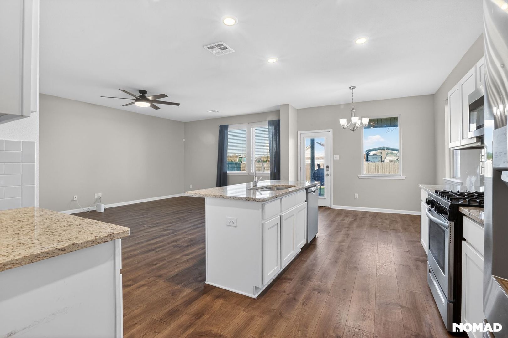 Building Photo - 3274 E Blue Heron Dr