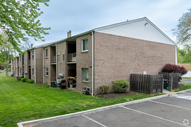 Building Photo - Hampton Crossing Condominiums