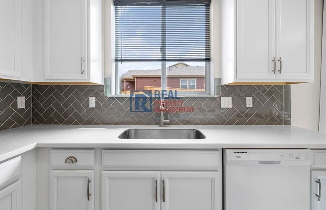 Building Photo - 27674 E 7th Dr