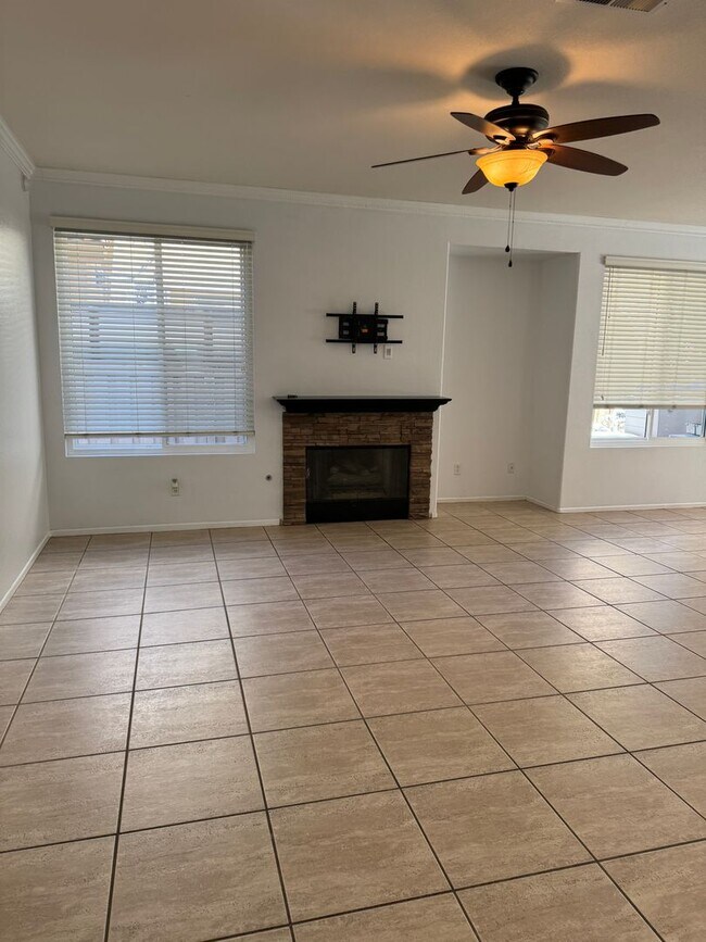 Building Photo - For Rent in West Murrieta – Spacious 5BR Home