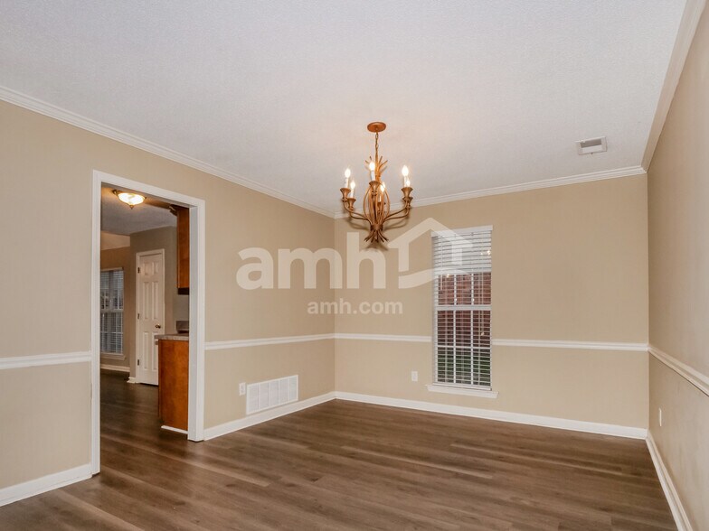 Building Photo - 1575 Far Dr