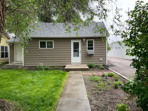 Building Photo - Quaint home in downtown Gillette