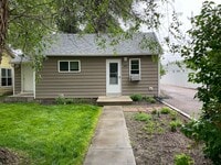 Building Photo - Quaint home in downtown Gillette