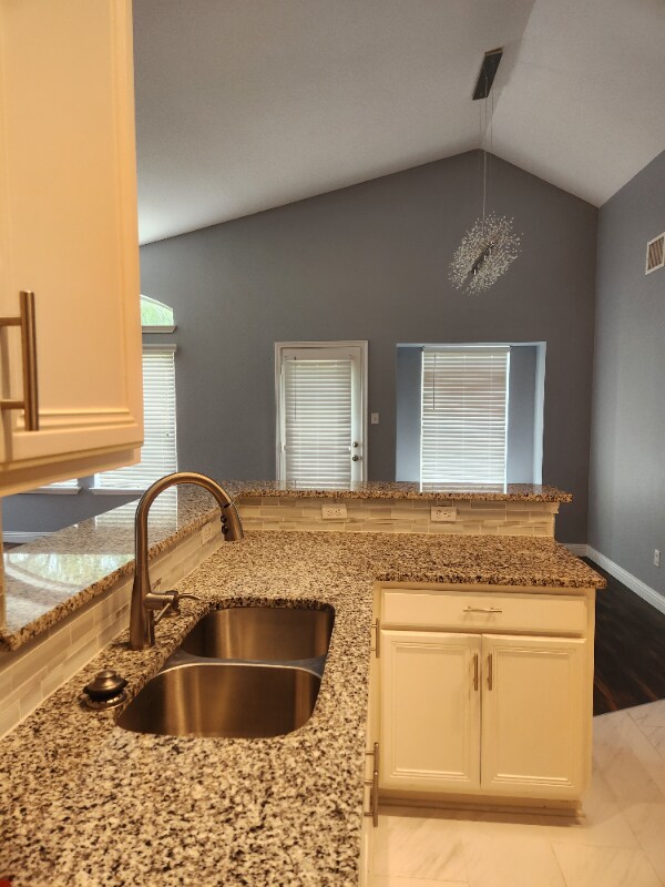 Building Photo - 5502 Red Pine Dr