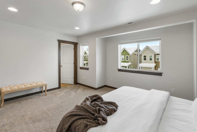 Building Photo - 2942 W Babcock St