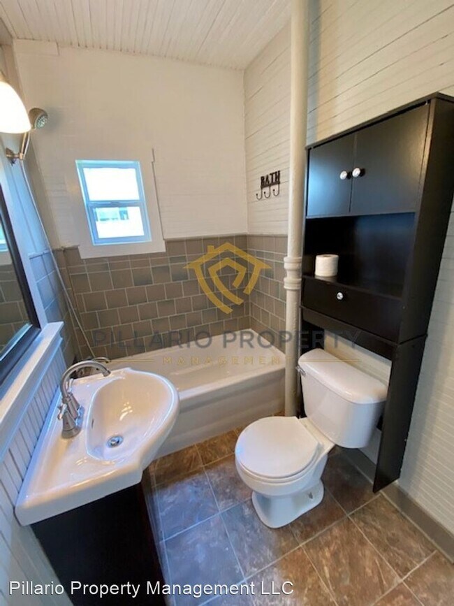 Building Photo - 4 br, 1 bath House - 1156 Knox St