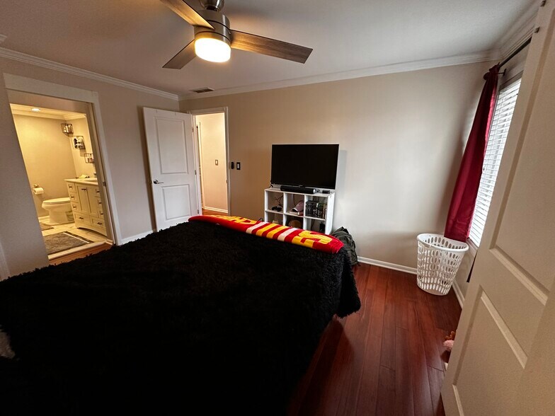 Building Photo - 39D Beehunter Ct