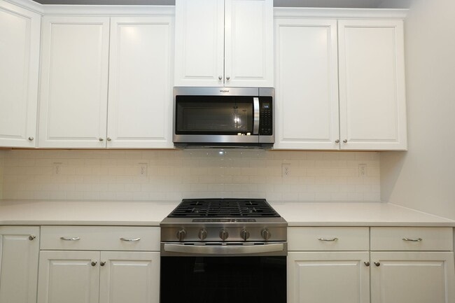 Building Photo - Coming Soon! 3 BR/3BA | New Toll Brothers Townhome | 1-Car Garage Parking | In Charlotte!