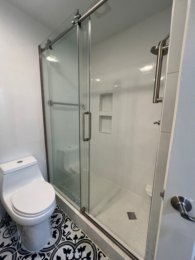 Building Photo - 910 W Hallam St