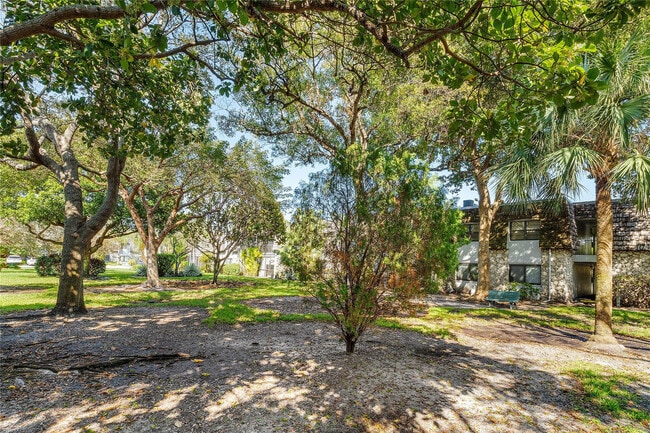 Building Photo - 3111 Oakland Shores Dr