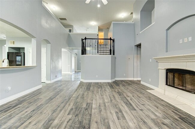 Building Photo - 5002 Laura Lee Ln