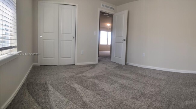 Building Photo - 2031 Alluring Ln