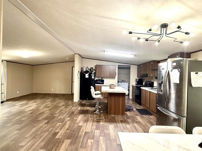 Building Photo - 17008 FM 1484 Rd