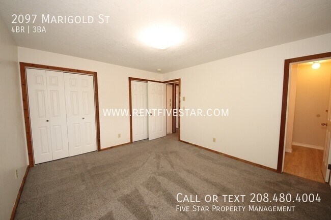 Building Photo - 2097 Marigold St