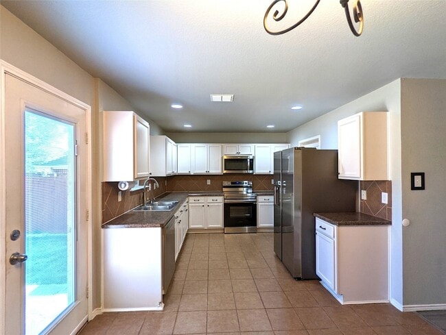Building Photo - 9898 Dartmouth Dr
