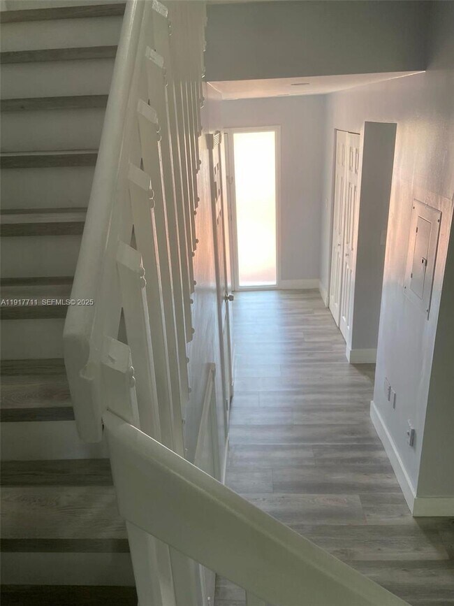 Building Photo - 10018 Hammocks Blvd