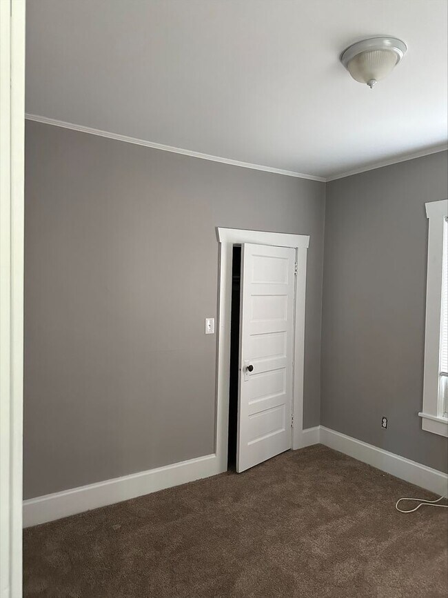 Building Photo - Two Bedroom House Blocks from Downtown Available Mid-June