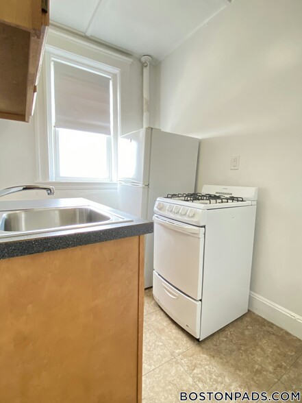 Building Photo - 1175 Boylston St