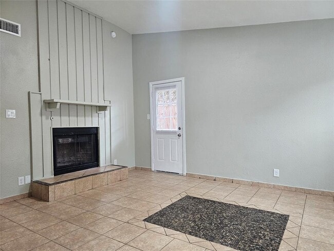 Building Photo - 1305 Bonnie Brae St