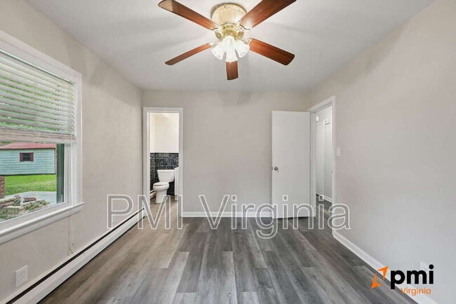 Building Photo - 812 Jasmine Ave
