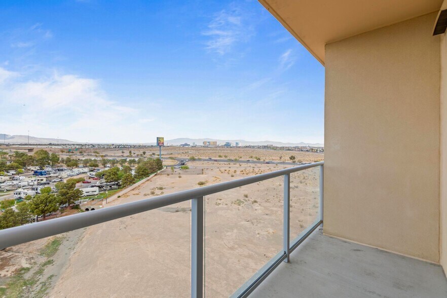 Building Photo - 8255 Las Vegas Blvd S