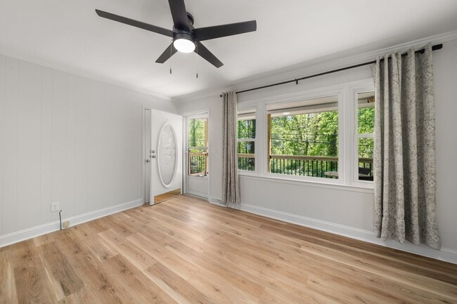 Building Photo - Pet Friendly 3/1 House, Fenced Yard, Deck, Fire Pit & Basement