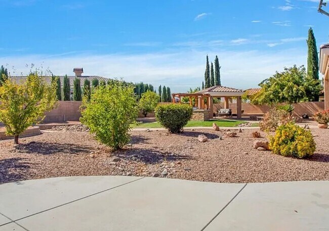 Building Photo - Luxury Home at Stonebrook Estates-Gated Community- 4 Bedrooms, 5 Bathrooms