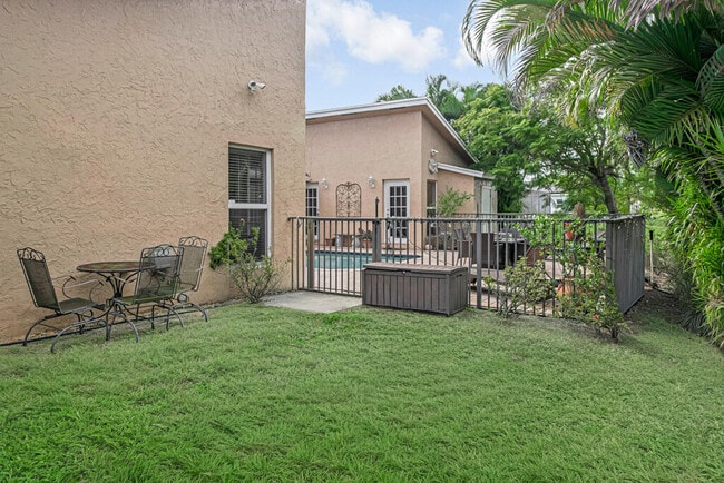 Building Photo - 6255 Timberlakes Way