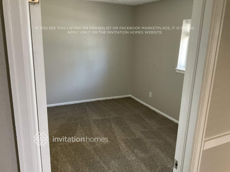 Building Photo - 5856 S Nepal Way