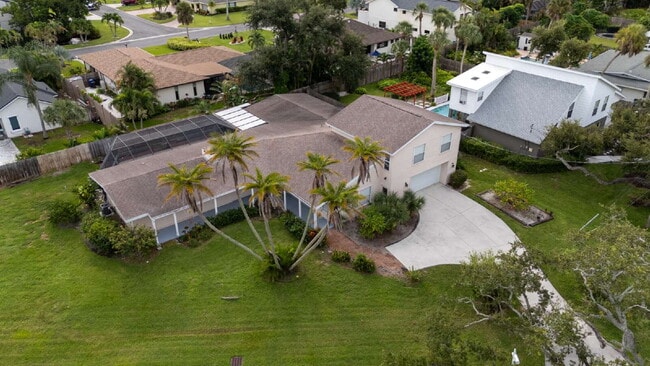 Building Photo - Spacious 5-Bed, 4-Bath Sarasota Home with ...