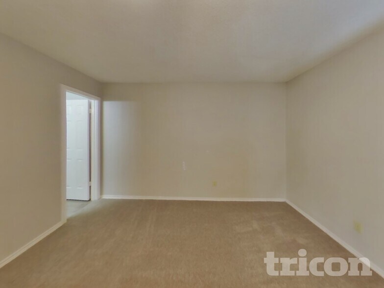 Building Photo - 8230 Longhorn Ridge Dr