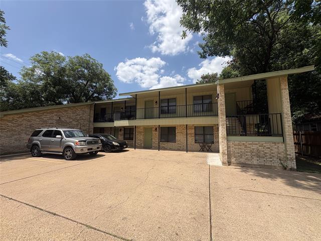 Building Photo - 904 N Austin St
