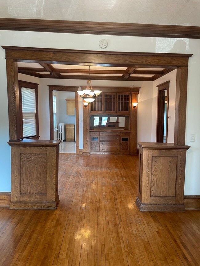 Building Photo - Minneapolis Duplex for Rent