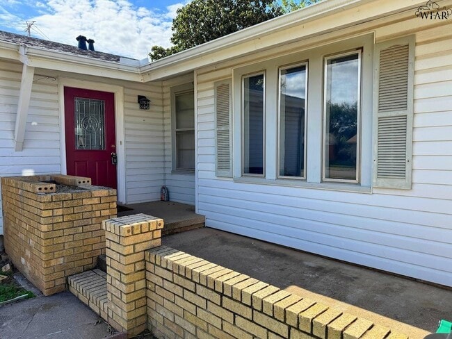 Building Photo - 405 Vaughn St