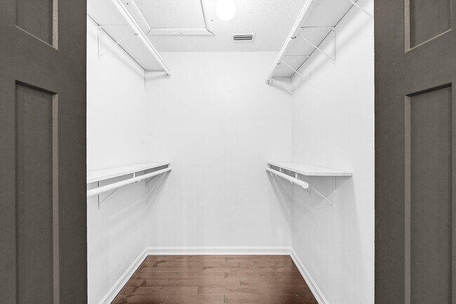 Building Photo - 8983 Heron Walk Dr