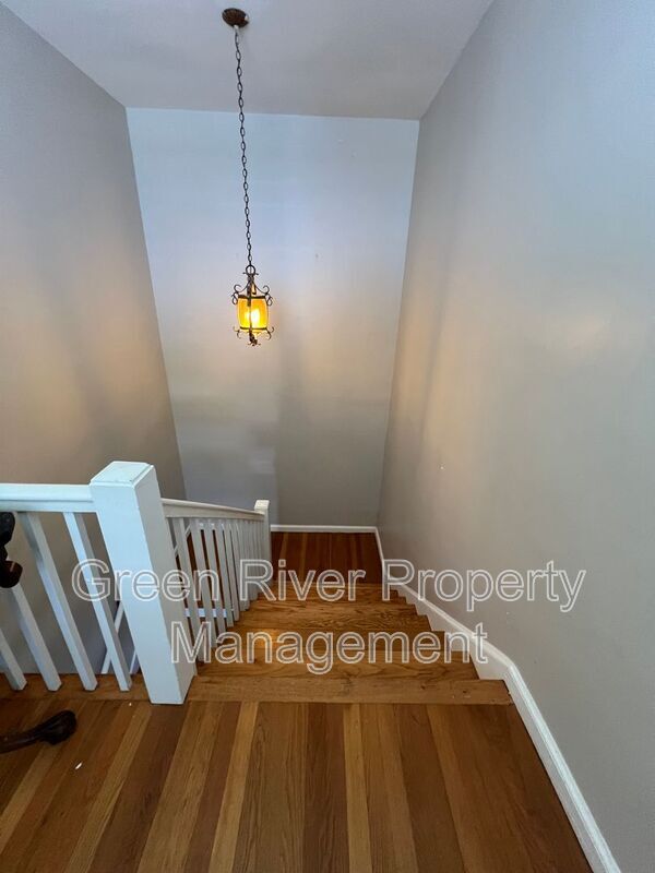 Building Photo - 1789 River Rd