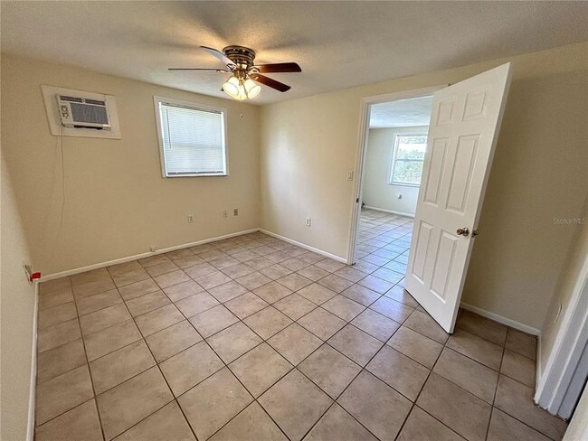 Building Photo - 255 Pineapple St