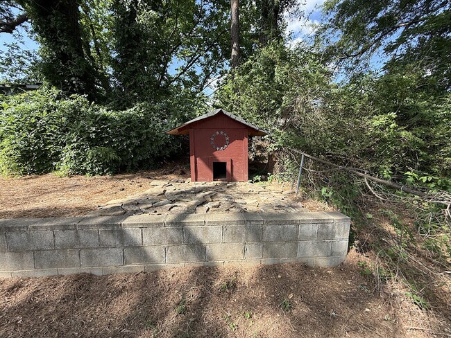 Building Photo - Newington Cove