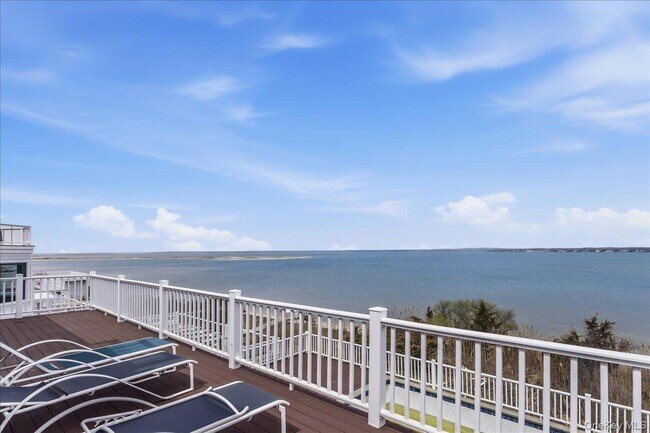 Building Photo - 672 Dune Rd