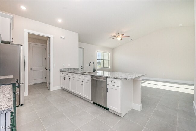 Building Photo - 3039 NW 2nd Pl